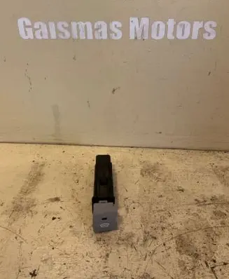 KIA Ceed Windscreen/window heater switch 621W05010