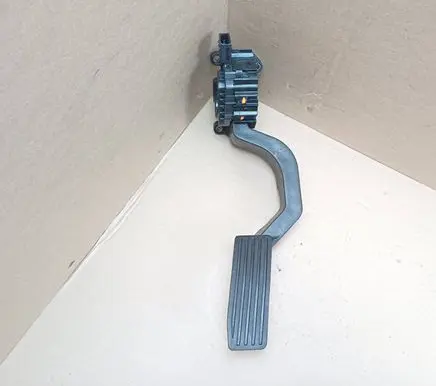 Jeep Cherokee Accelerator throttle pedal 66337E F1805015638