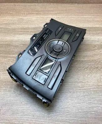 Toyota Auris 150 Climate control unit 5590012A40B 6K3101E