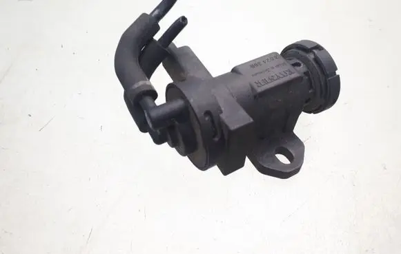 Citroen C5 Vacuum valve 3024368