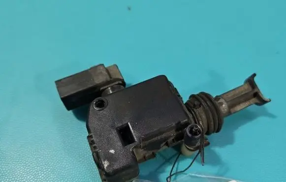BMW i3 Fuel tank cap lock motor 00906636 IMPRK1579684