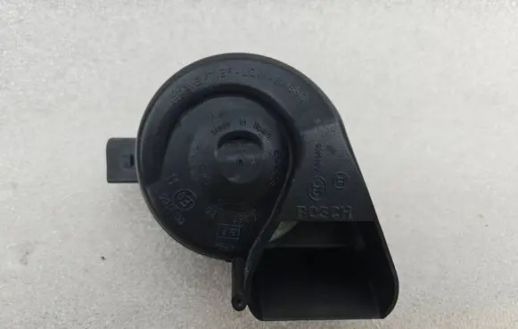 Audi A4 S4 B8 8K Horn signal 8T0951221