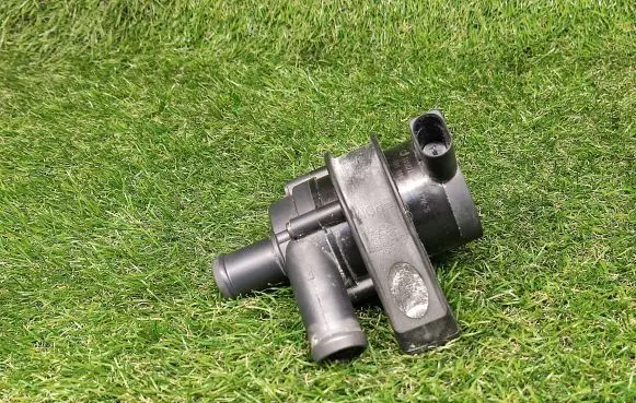 Audi A4 S4 B8 8K Electric auxiliary coolant/water pump 06H965561
