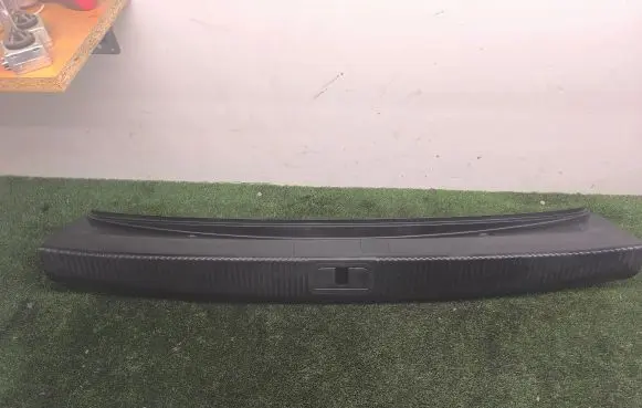 Audi A8 S8 D3 4E Trunk/boot sill cover protection 4E0863471B
