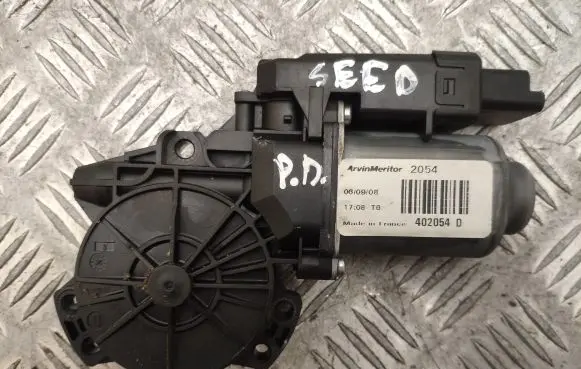 KIA Ceed Front door window regulator motor 402054D