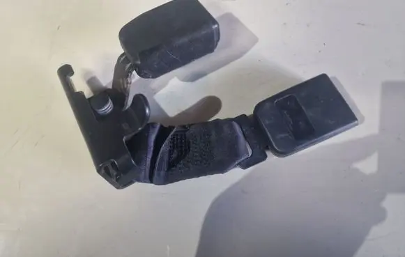 Renault Laguna II Rear seatbelt buckle A660893