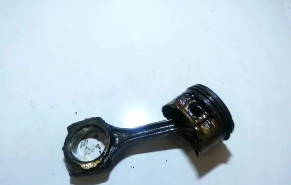 Renault Laguna II Piston with connecting rod