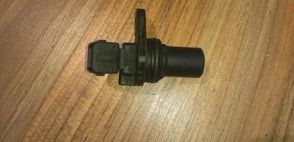 Ford Mondeo MK I Crankshaft position sensor 12K073A1E