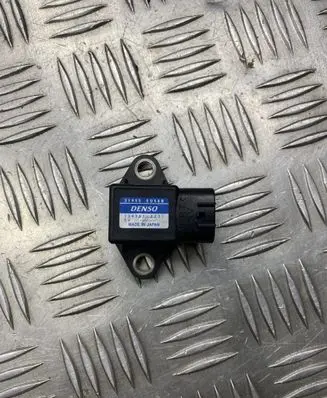 Mercedes-Benz X-class W470 Airbag deployment crash/impact sensor 1049910731 31955EU50B