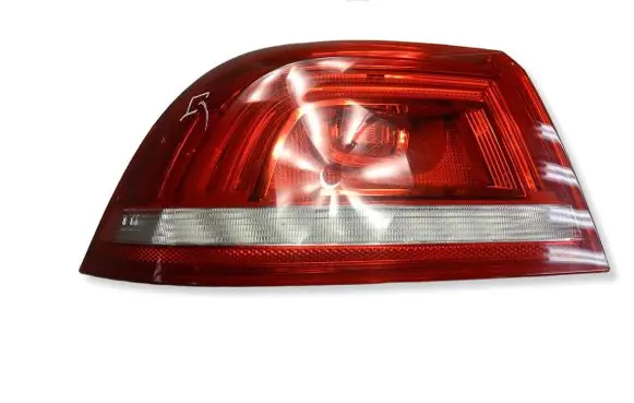 Volkswagen Eos Rear/tail lights 1Q0945095T