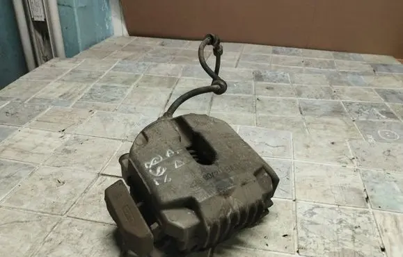 BMW 5 E60 E61 Front brake caliper