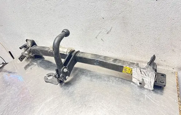 BMW 5 E39 Detachable towbar B041