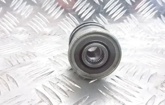 Mercedes-Benz Sprinter W906 Alternator pulley 61J111813 F55290102