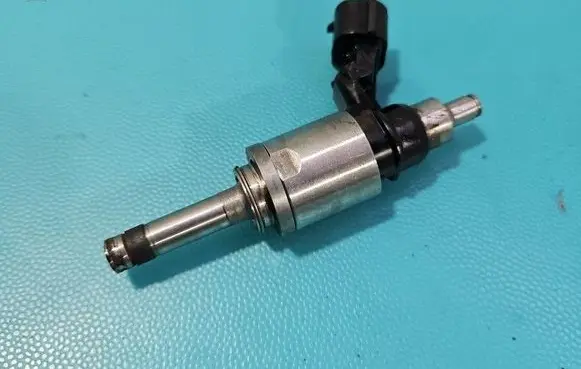 Renault Kadjar Fuel injector H8201438013 IMPRK1590956