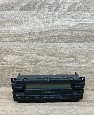 Volkswagen PASSAT B5.5 Climate control unit USPAT6013966