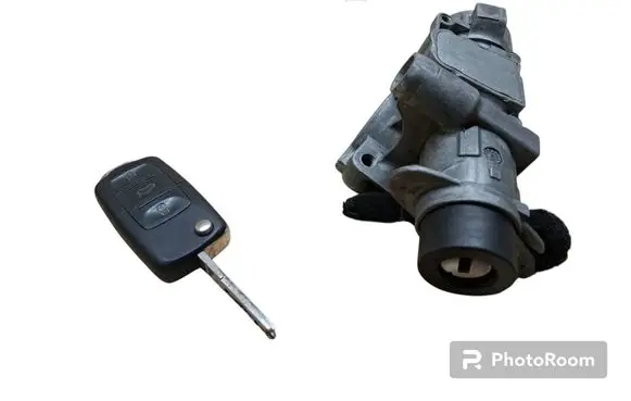 Volkswagen PASSAT B5.5 Ignition key/card 4B0905851