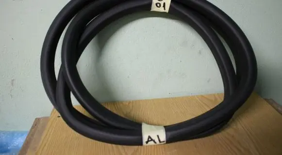 Volkswagen PASSAT B6 Rear door rubber seal (on body) 3C9867913B
