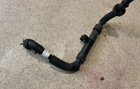 Audi e-tron Engine coolant pipe/hose 4KL819316A