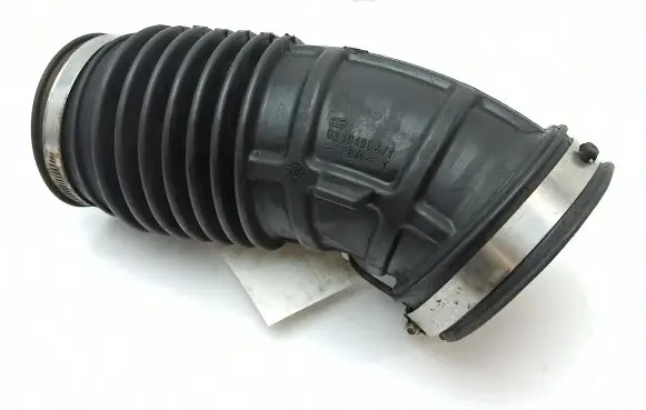Chrysler 300 - 300C Air intake hose/pipe 0210490A