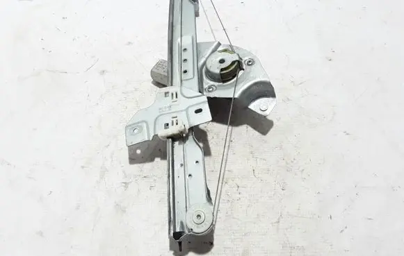 Dacia Duster Front window lifting mechanism without motor 8200733828