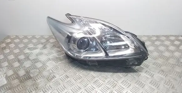 Toyota Prius (XW30) Headlight/headlamp