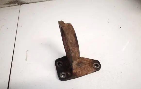 Toyota Corolla E120 E130 Engine mounting bracket