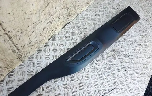 Citroen C4 Cactus Front door trim (molding) 9823415577