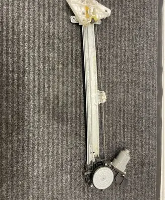 Subaru XV I Front door window regulator with motor CM012570