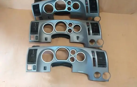 Toyota Tundra II Dash center air vent grill