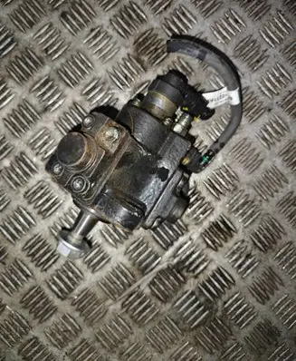 Jeep Cherokee Fuel injection high pressure pump 0445010424