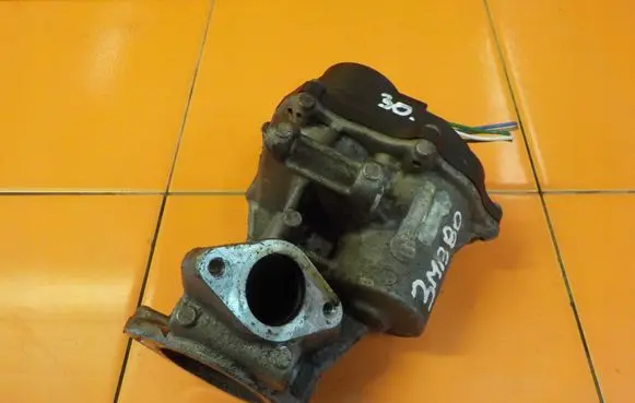 Land Rover Range Rover L322 EGR thermostat 3MB80