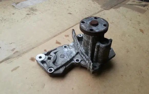 Ford Focus Water pump 