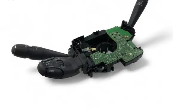 Peugeot 5008 II Indicator stalk 98262588ZD
