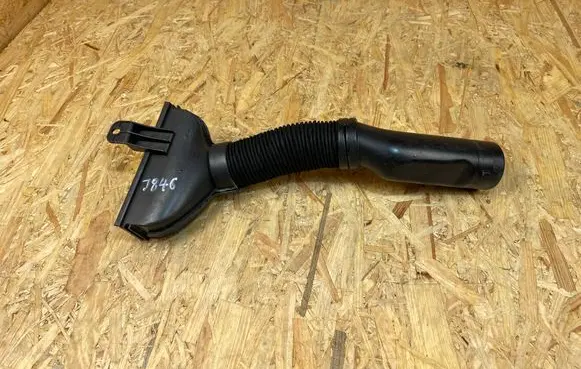 Opel Mokka B Air intake hose/pipe 9833418380