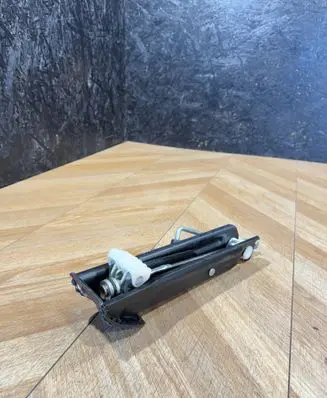 Mercedes-Benz E W211 Lift Jack A2115830215