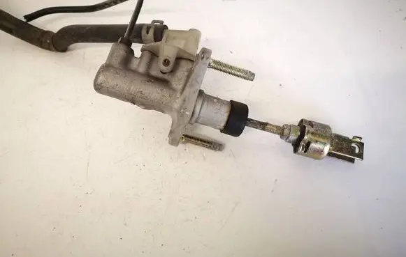 Toyota Corolla Verso E121 Clutch master cylinder 