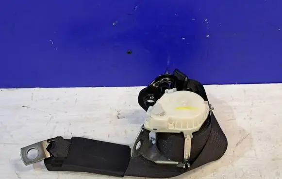 Chevrolet Tahoe Rear seatbelt 34006929A