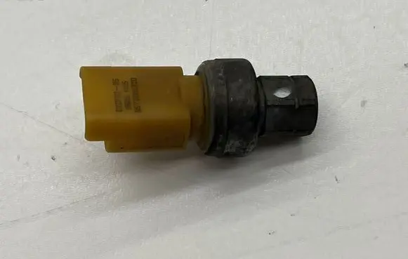 Peugeot 308 Air conditioning (A/C) pressure sensor 82CP3206