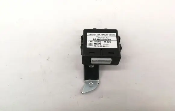 Toyota Avensis T250 Other devices 8996005030