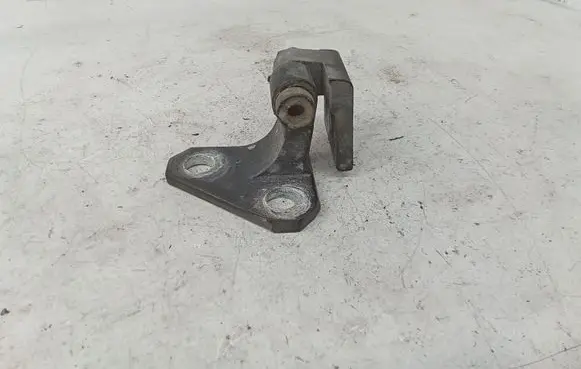 Volkswagen Golf V Front door upper hinge
