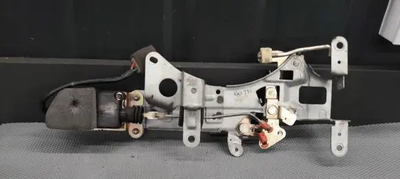 KIA Clarus Tailgate/trunk/boot lock/catch/latch