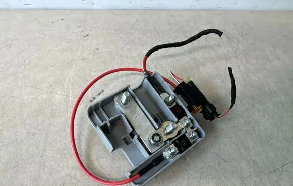 BMW X5 F15 Battery relay fuse 9338545
