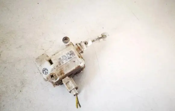 Skoda Octavia Mk1 (1U) Central locking motor 3b0959781b
