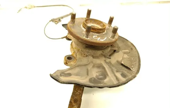 Toyota Corolla Verso AR10 Front wheel hub