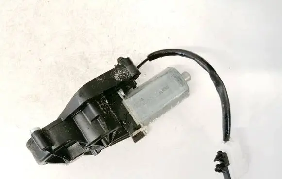 Mercedes-Benz C AMG W204 Seat adjustment motor 0390203369