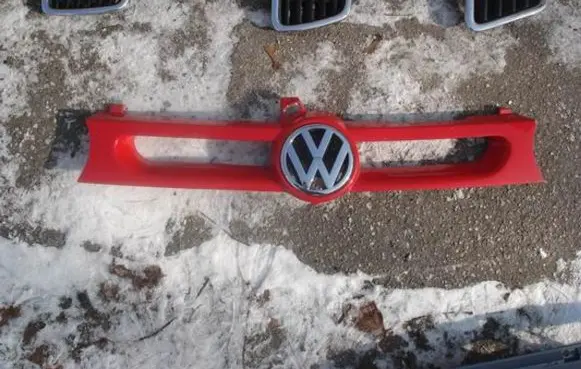 Volkswagen PASSAT B5 Front bumper upper radiator grill