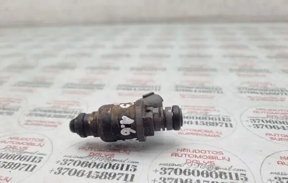 Audi A3 S3 8P Fuel injector 06A906031BT