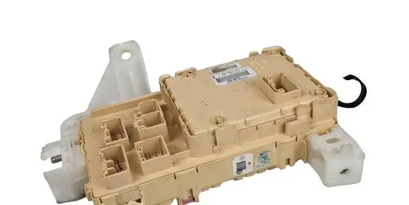 Toyota Corolla Verso AR10 Fuse module 892210F010