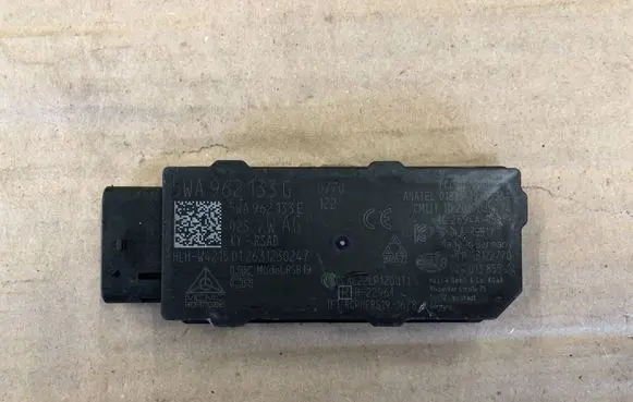 Volkswagen Golf VIII Aerial antenna amplifier 5WA962133G 5NA962133E
