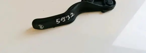 Opel Zafira A Engine bonnet (hood) release handle